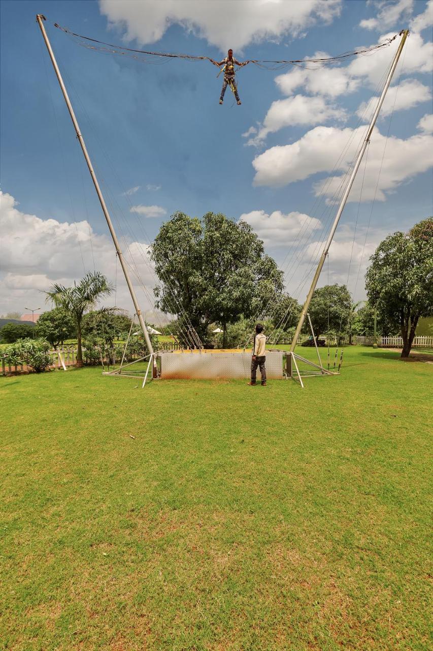 فندق أمبابي فالي سيتي لونافالا المظهر الخارجي الصورة The trampoline at the park
